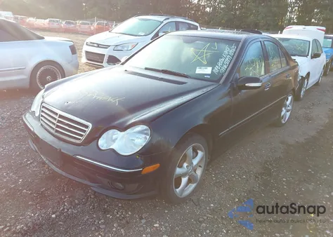 2005 Mercedes-Benz C 320 Luxury/Sport z USA, uszkodzony, nr VIN WDBRF64J85F678090